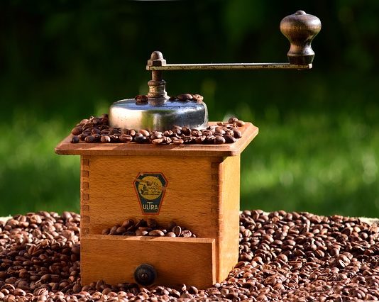 Manual coffee grinder