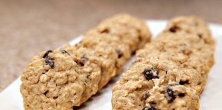 Chewy Oatmeal-Raisin Cookies Recipe