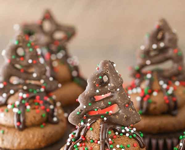 CHOCOLATE COVERED PRETZEL CUPCAKES RECIPE for 12 days of Christmas coffee