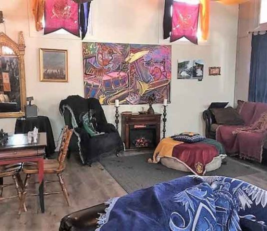 Lounge area inside the Harry Potter Theme Muggles Mug in Jim Thorpe, Pennsylvania